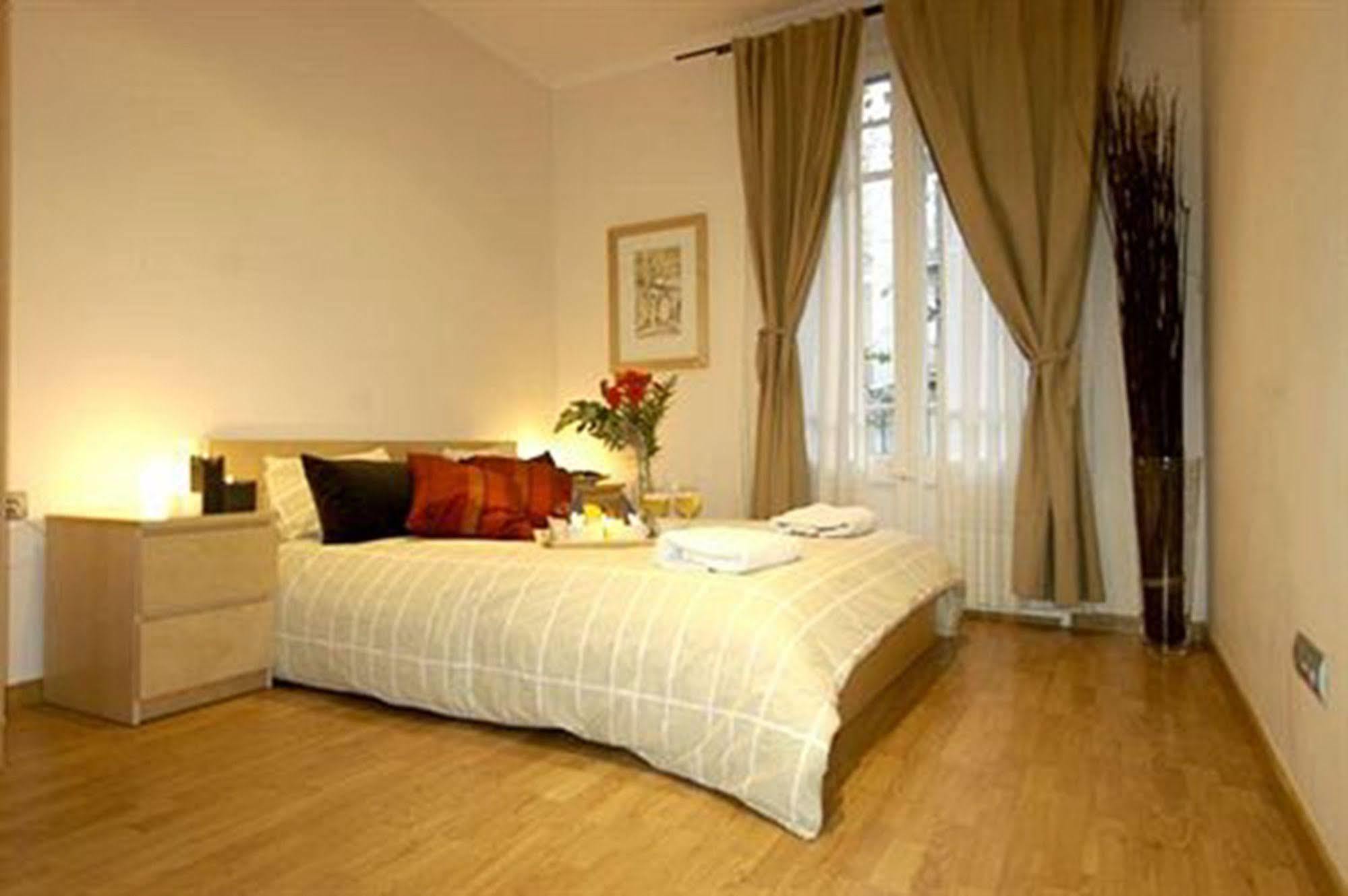 Sagrada266 By Chicstays Barcelona Luaran gambar